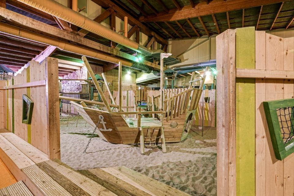 Het Familie Boshuisje - Vakantiewoning Op Prachtig Park Met Veel Faciliteiten Inc Ligbad Gramsbergen エクステリア 写真