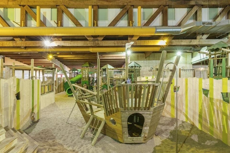 Het Familie Boshuisje - Vakantiewoning Op Prachtig Park Met Veel Faciliteiten Inc Ligbad Gramsbergen エクステリア 写真